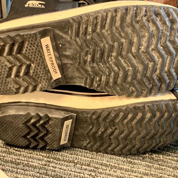 SOREL BLACK BOOTS EXCELLENT CONDITION - Picture 5 of 6